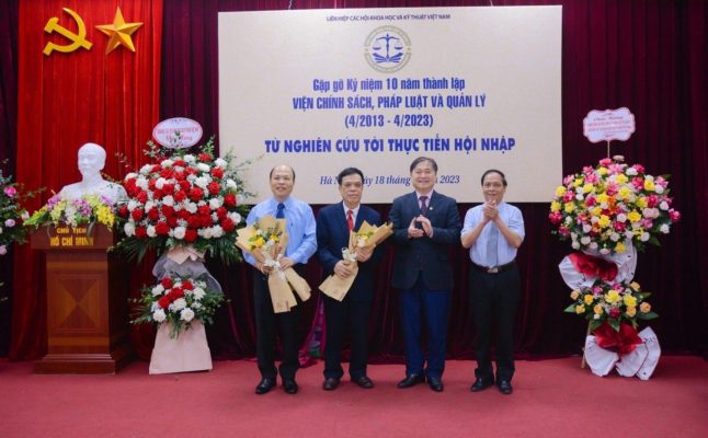 tm-img-alt